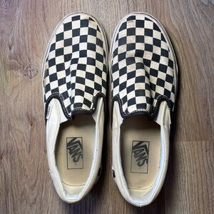 Women’s Vans size 8.5 (Mens 7)